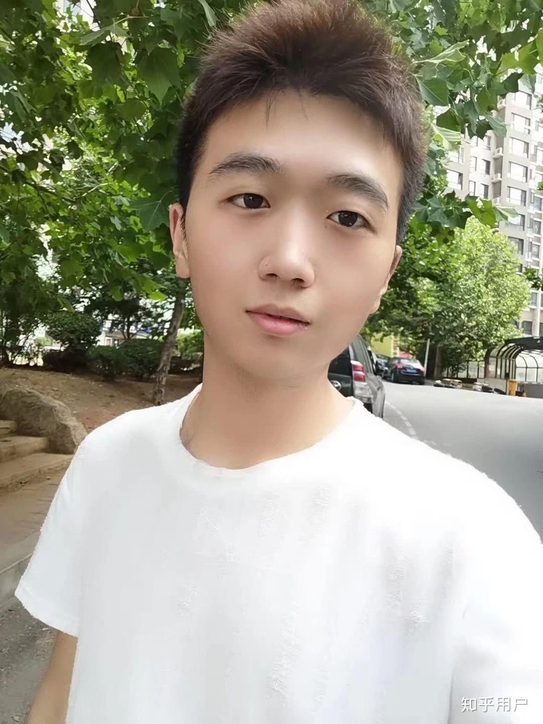 现实中男生长发都是什么样子的