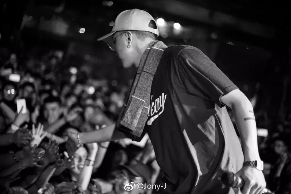 如何评价豆芽jony j?