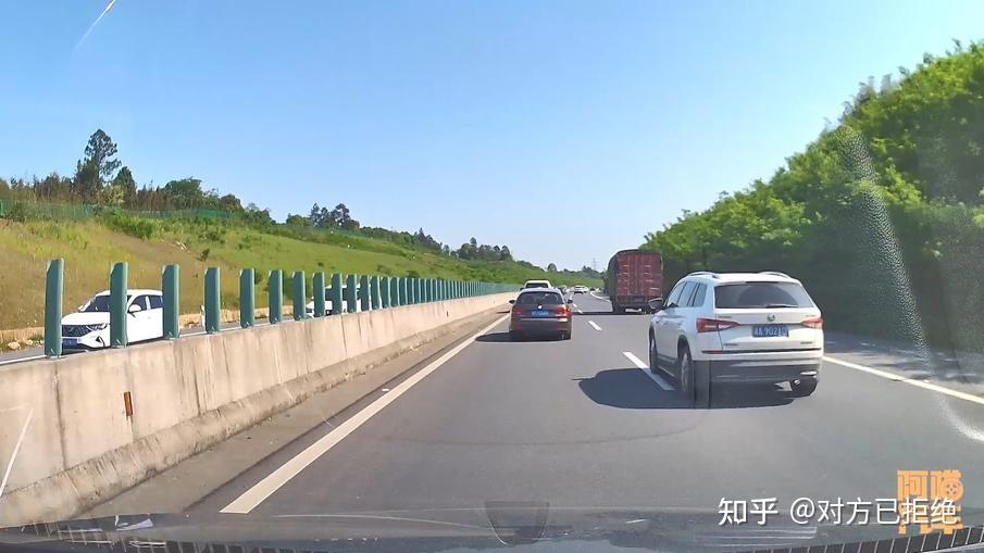 高速路哪些地方不可以停车 高速公路哪里不能停车详情介绍