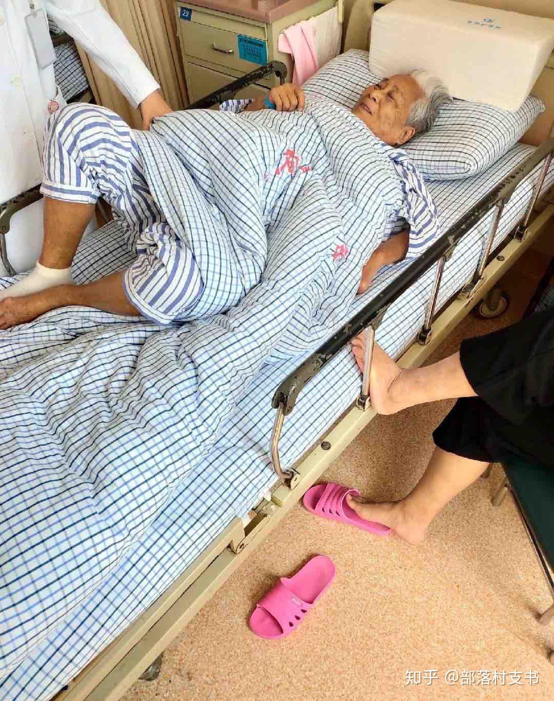 医学生的痛苦到什么程度 v2-fd16a2a2c8d68fa0873b29c4c1376d97_r.jpg