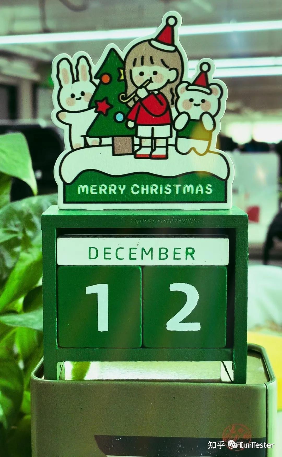 柱状六面体,每个六面体有四个面可以印上月份的英文单词,刚好12个月