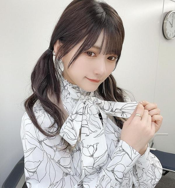 初恋系正妹山田麻莉奈宽松衬衫下半身 白皙嫩腿更是藏也藏不住 Facebook-第11张