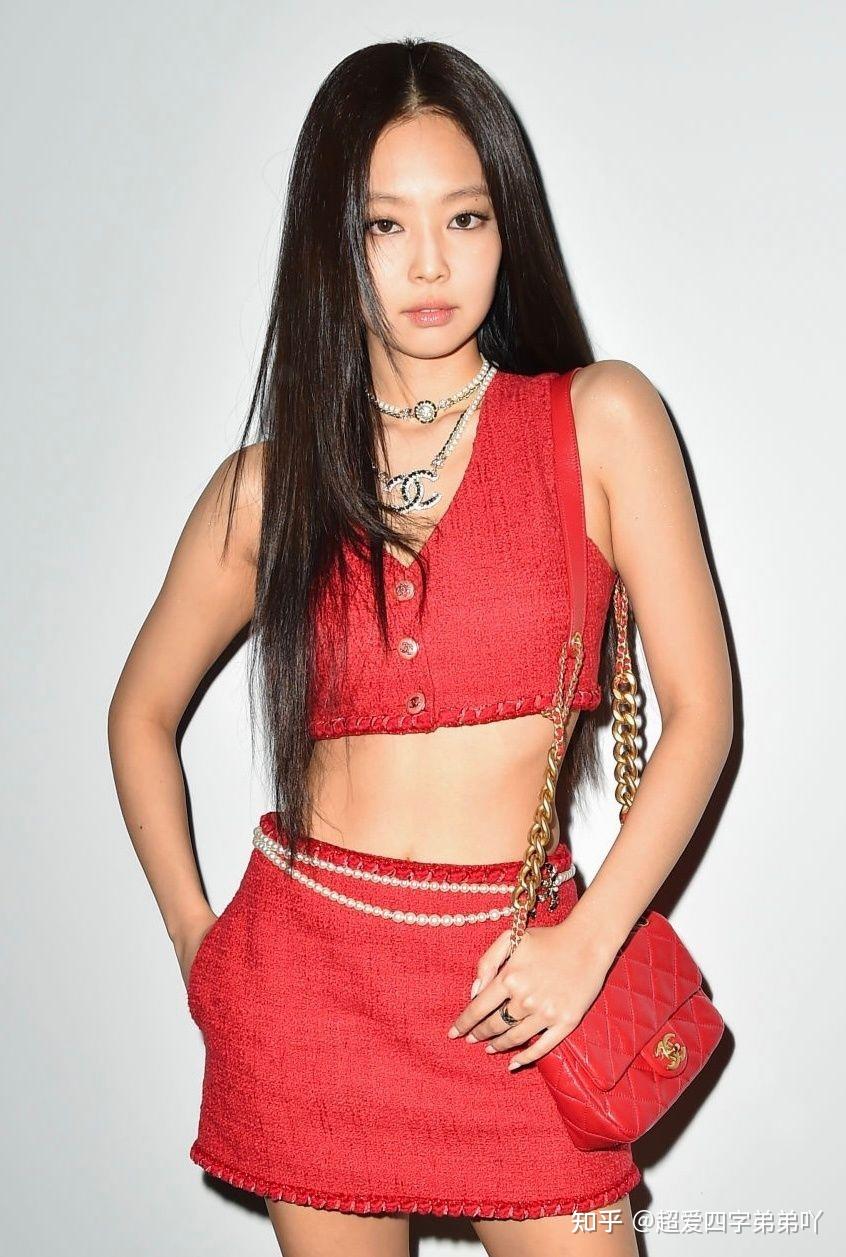 blackpink成员jennie巴黎看秀jennie真的很适合黑长直和红色造型呀又