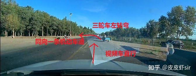 省道,双向单行道,右前电动车(黄牌)要左转,发生交通事故,责任怎么划分