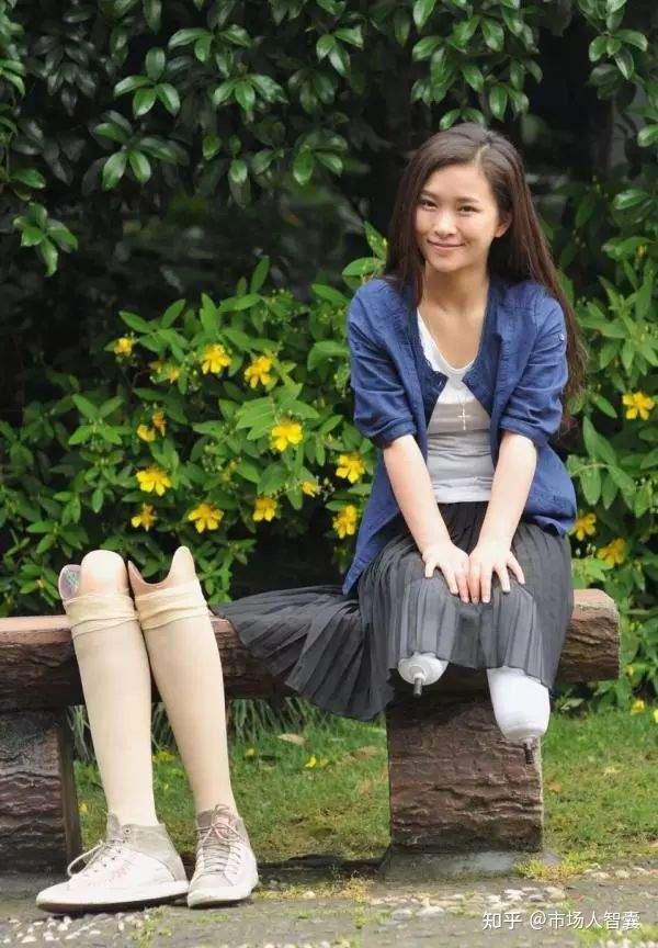 李月亮原谅生活的不完美