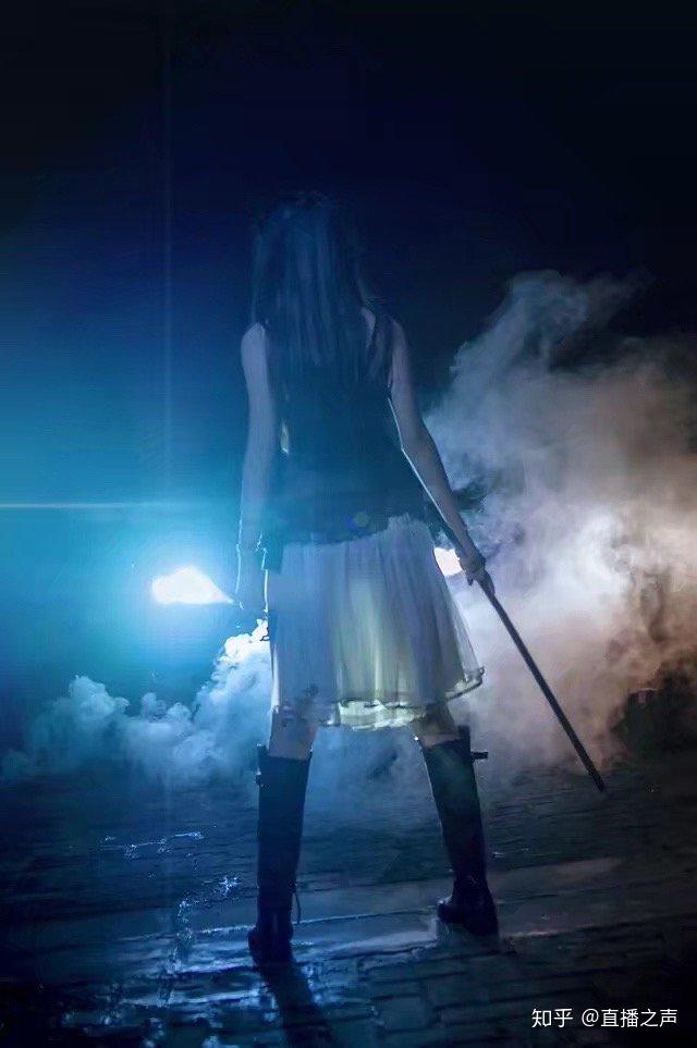 吃鸡一姐沫子晒六年前cos照身体瘦如骨柴粉丝用四个字形容