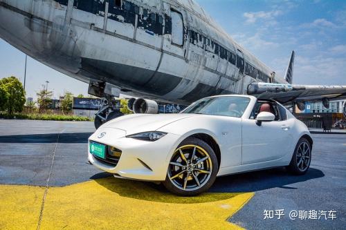 飞机场附近的汽车租赁 v2-fd91bf03ef20341ce5730e9d51b4ce48_r.jpg