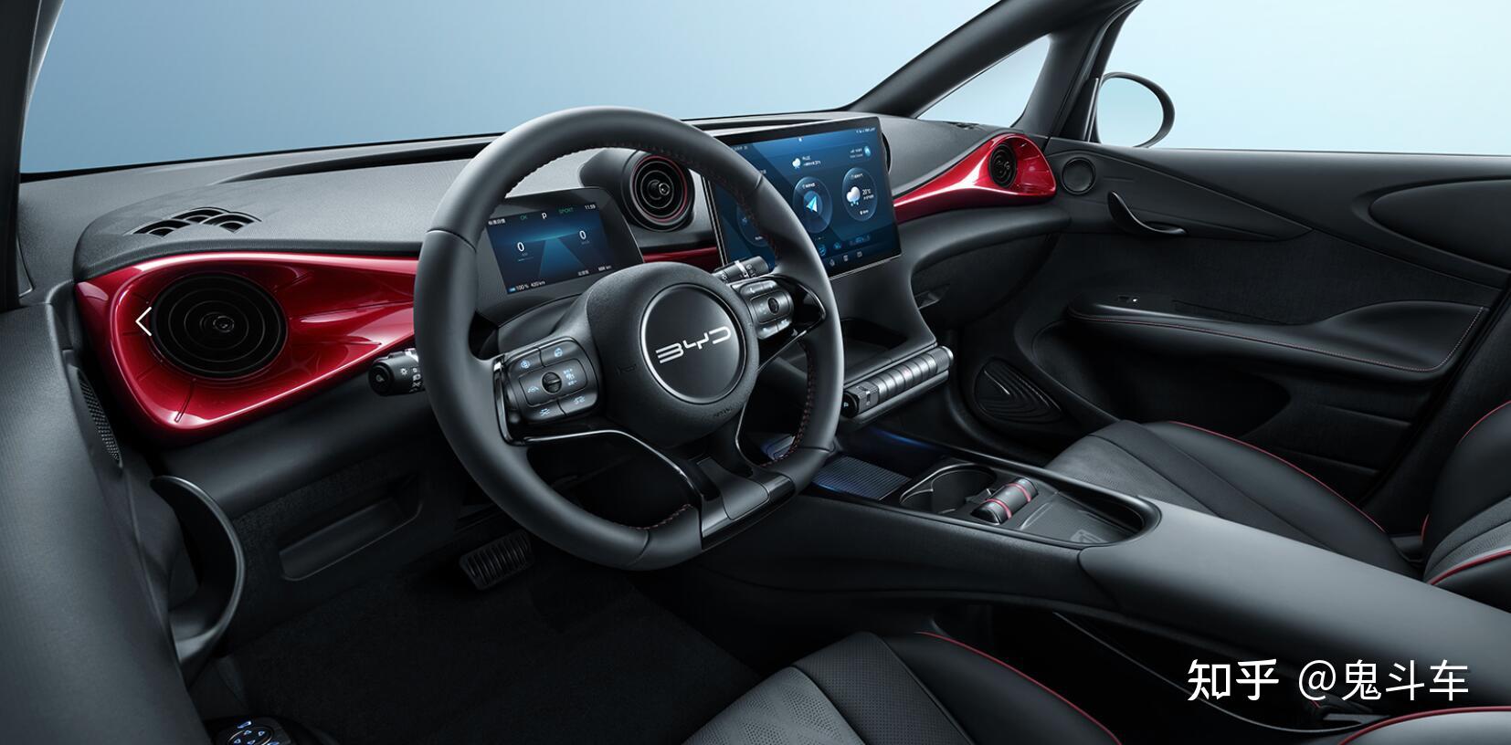 别看它是入门级产品,但新车配备了后驻车雷达,倒车影像,定速巡航,无