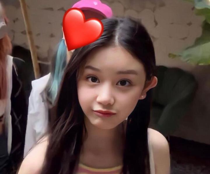 blackpinklisa续约不明yg新女团泰国成员pharita成新宠