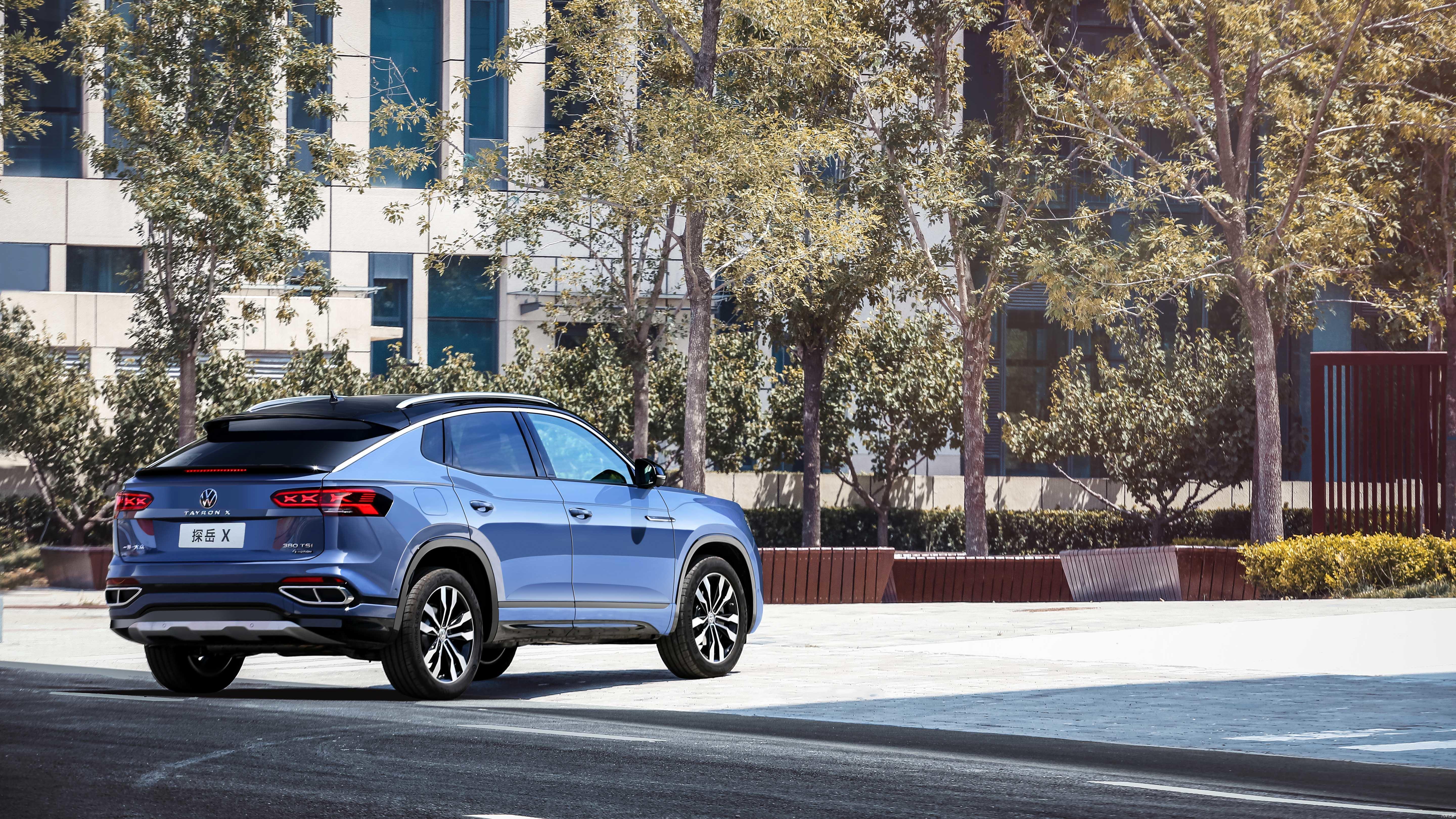 主打运动化特质轿跑式造型动力匹配直接试驾一汽大众探岳x