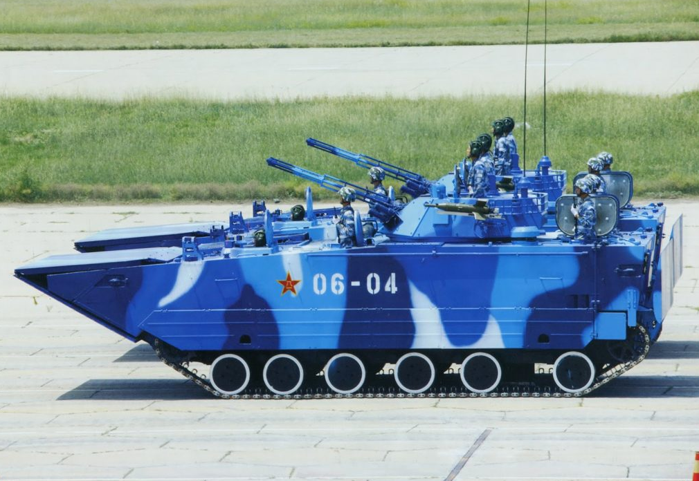 我军升级两栖战车采用全新系统装置整体作战性能高超