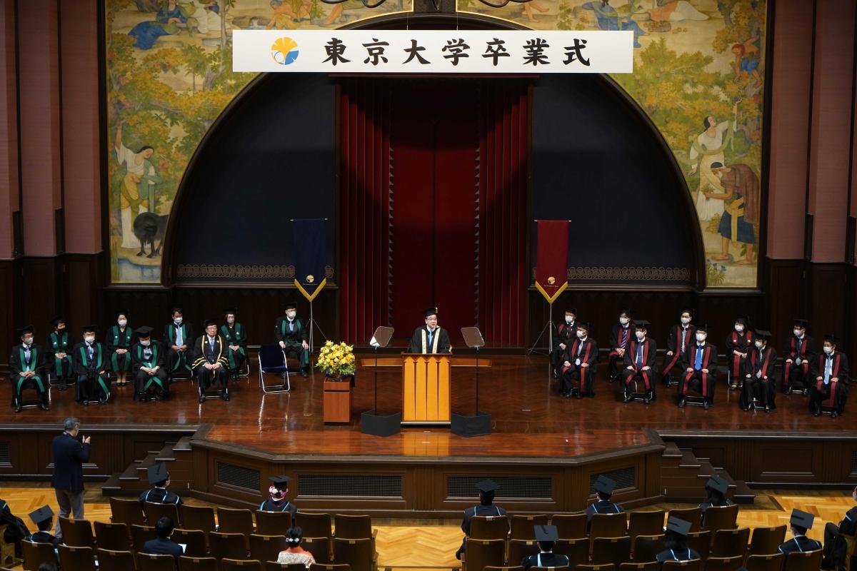 东京大学校长在毕业典礼上深情致辞 与东大同行 知乎 东京大学校长在毕业典礼上深情致辞 与东大同行 知乎