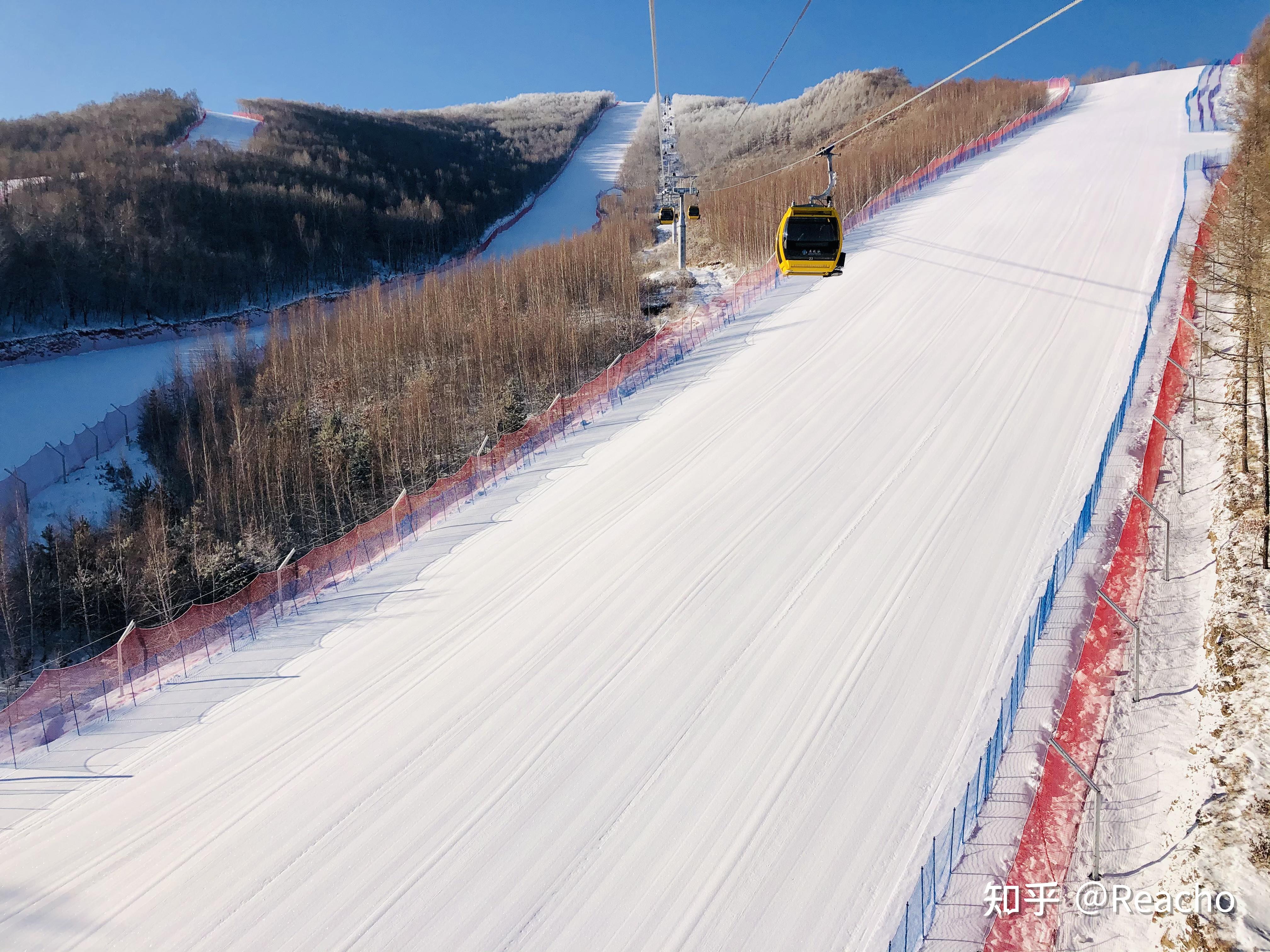 【携程攻略】赤峰美林谷滑雪场景点,非常值得去，雪道分A级B级，有初，中，高三个等级，适合不同水平滑雪…
