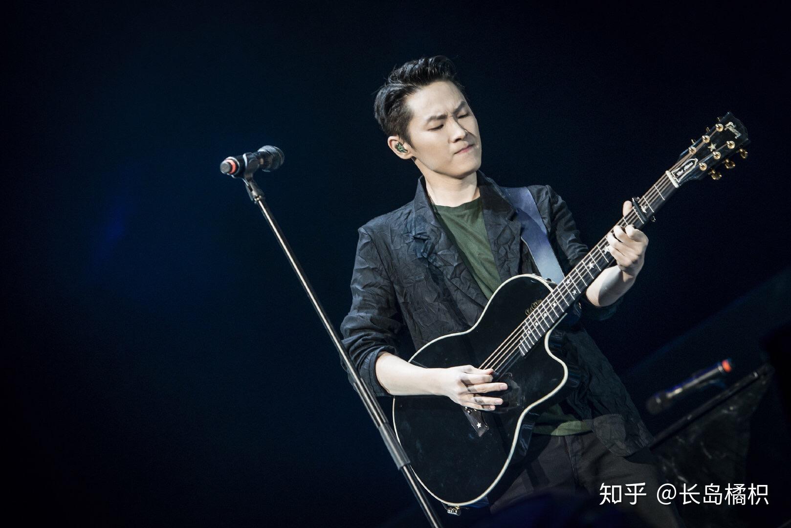 如何看待网络歌手宇西和其公司,翻唱并发行收费梁博歌曲《出现又离开