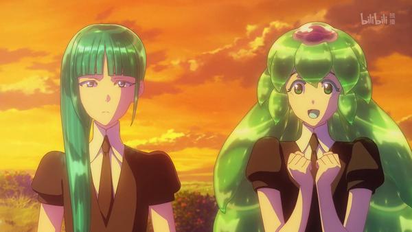 左  异极矿(cv上田丽奈)                  右   西瓜碧玺(cv原田彩枫