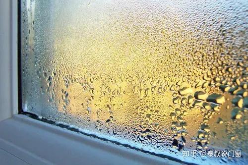 家里窗户总是出现冷凝水怎么办