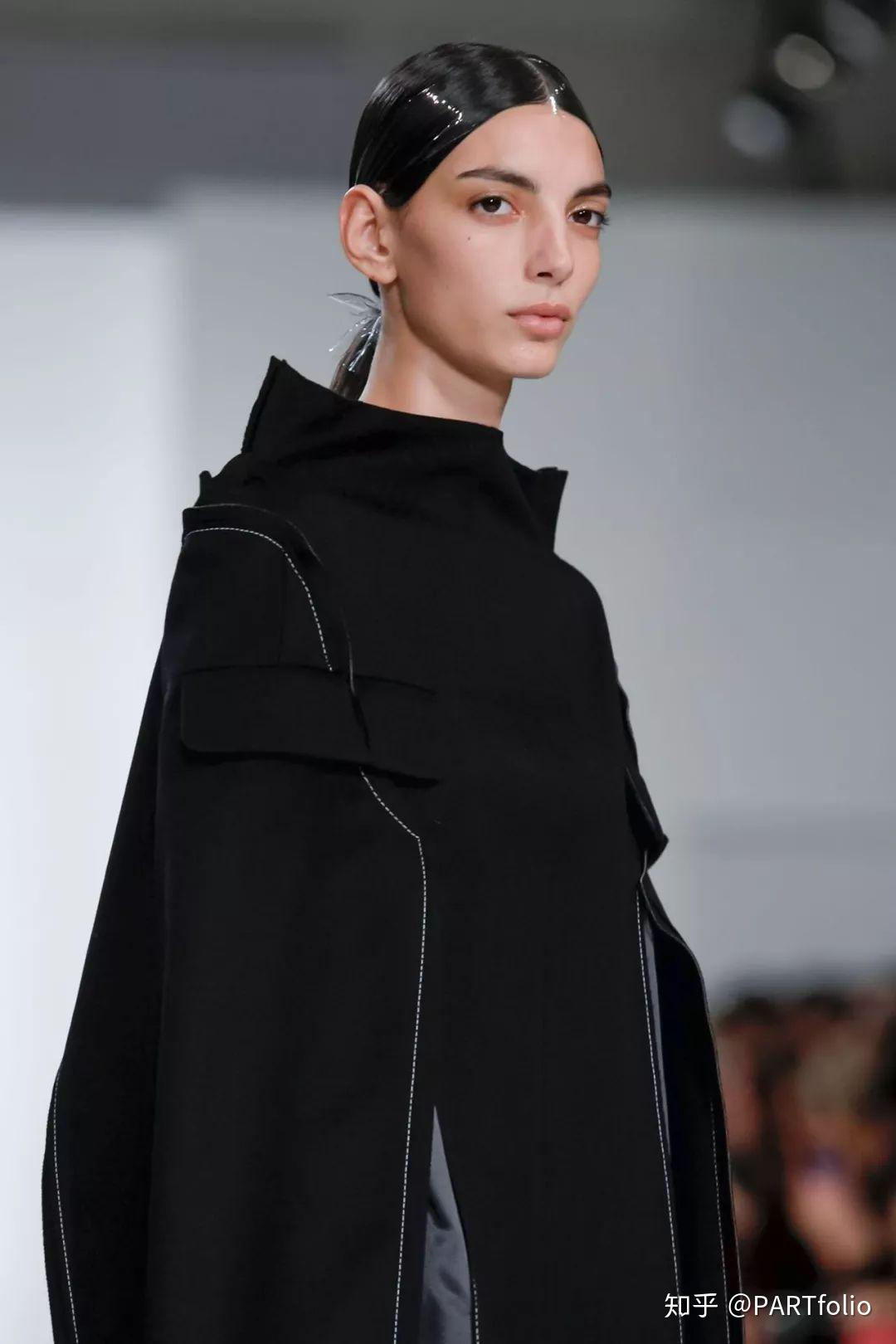 解构与恶搞有什么区别？