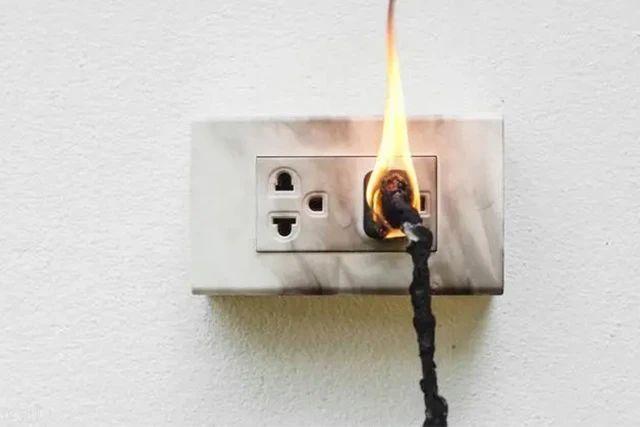 某些电气设备在正常运行时会产生电弧和电火花,例如大容量开关,接触器