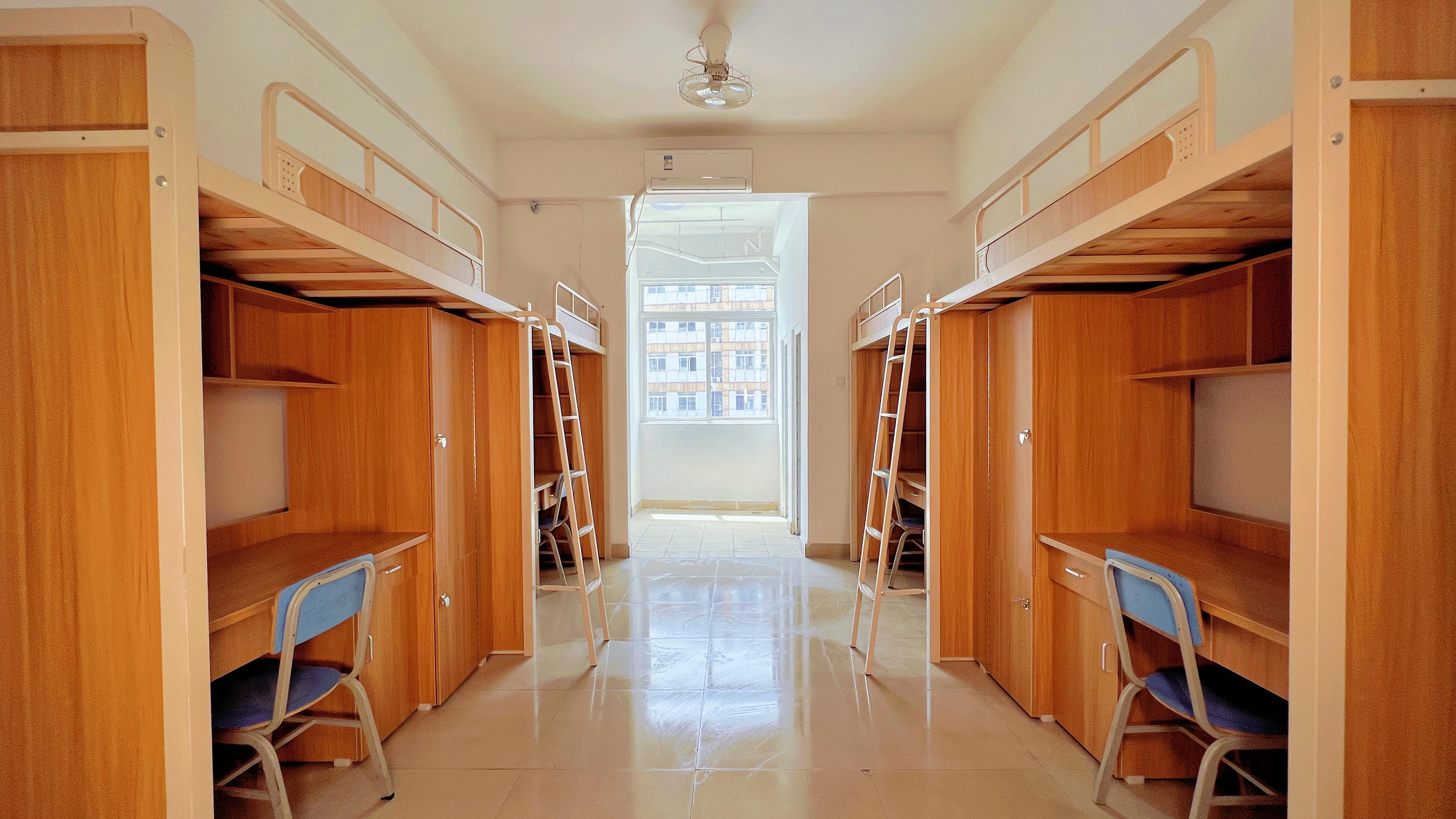 成都立亚寄宿考研郫都校区情况介绍