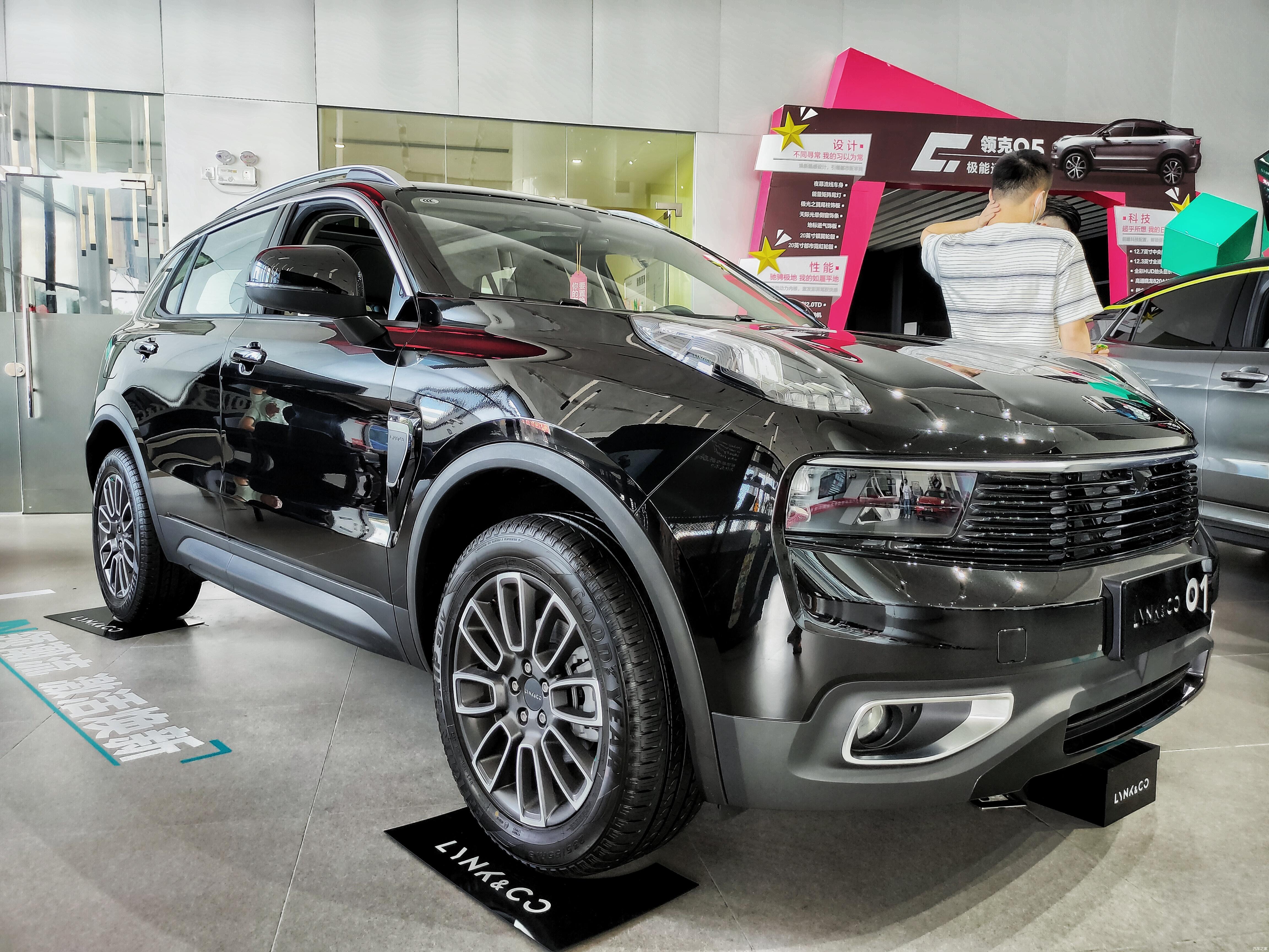 到店实拍给中国suv长脸的车领克01