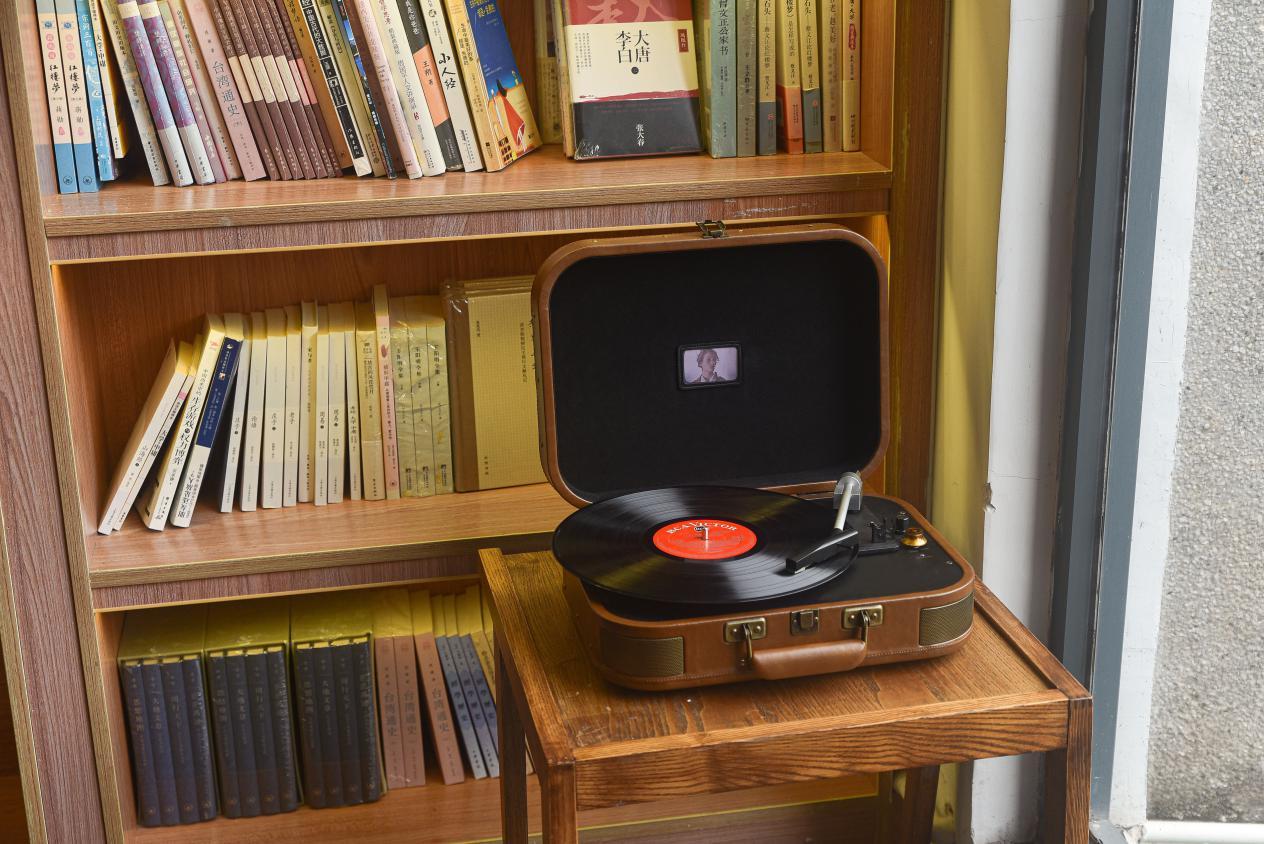 巫.1900 黑胶唱机 留声机 便携 复古唱机 - 普象网