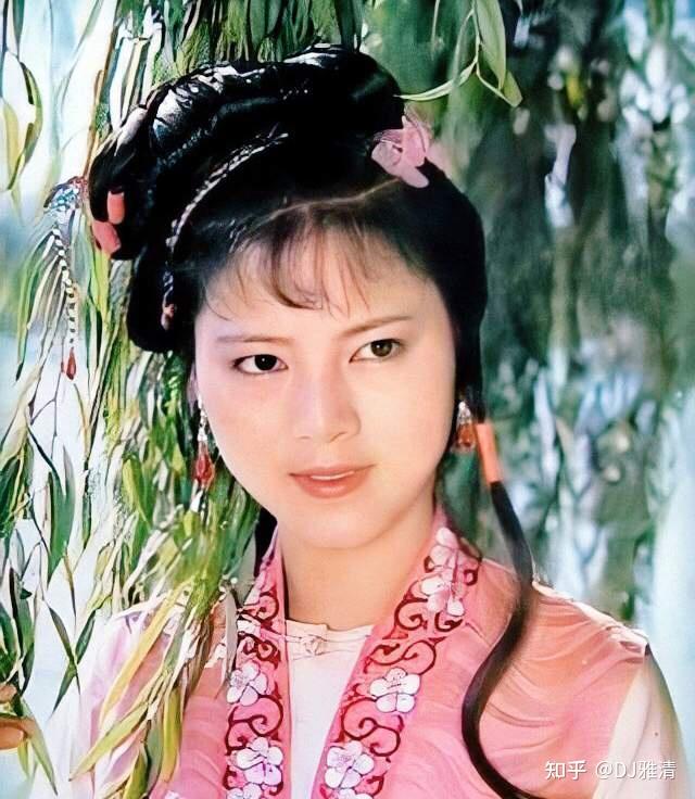 七,李艳(现改名李依蔓):2010年在《新红楼梦》中扮演袭人