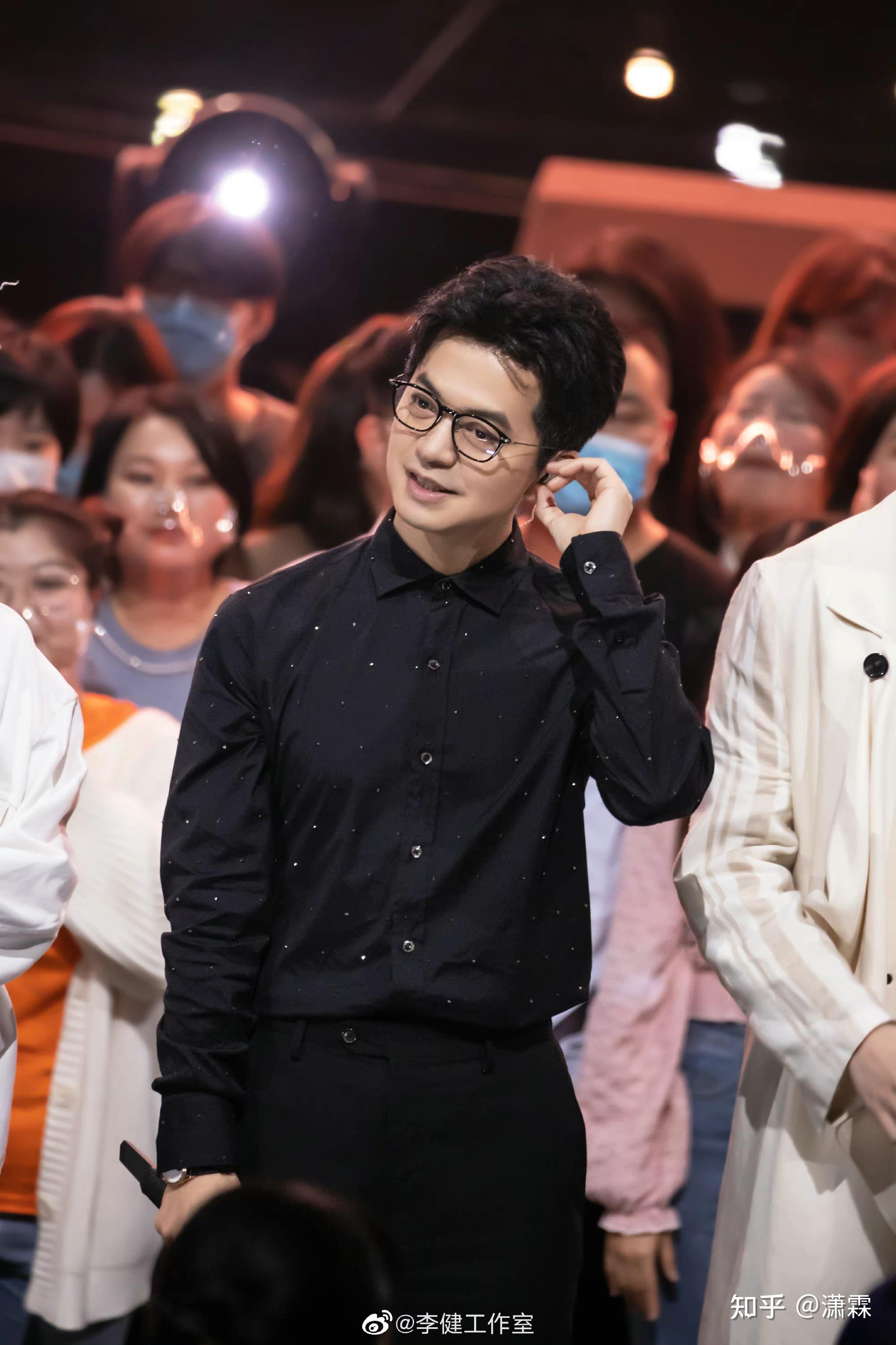 如何评价李健的穿衣风格?