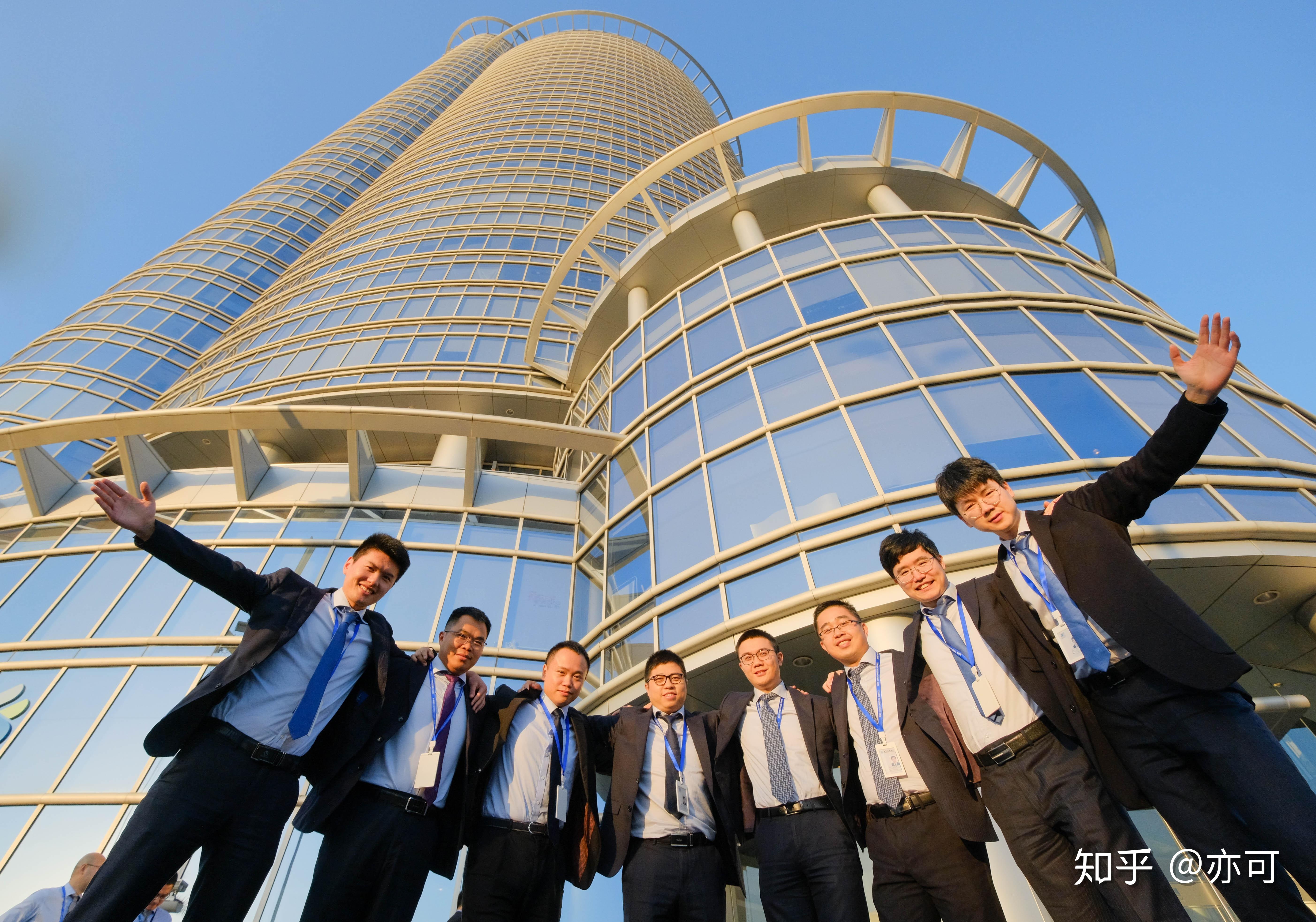 一种眼前一亮的合照拍法