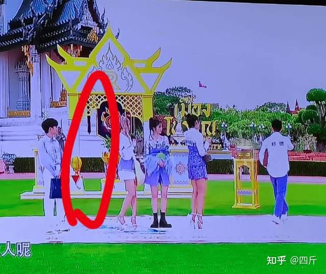 蔡徐坤国外演唱会惹争议,粉丝无底线应援,集体拉横幅:多大点事 - 知乎