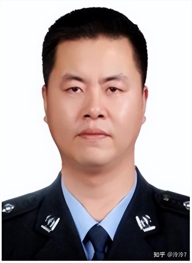 现任浙江省台州市人民政府党组成员,副市长,市公安局党委书记,局长.