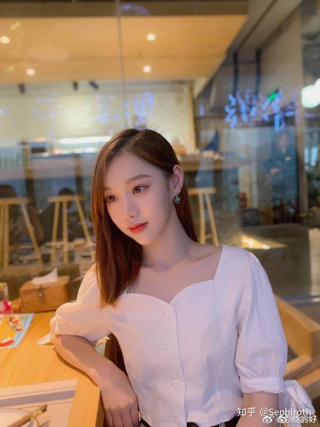 如何评价青春有你2艾依依