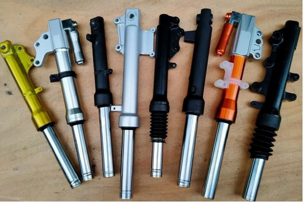 电动车零配件有这些状况超威电池劝你尽早换新