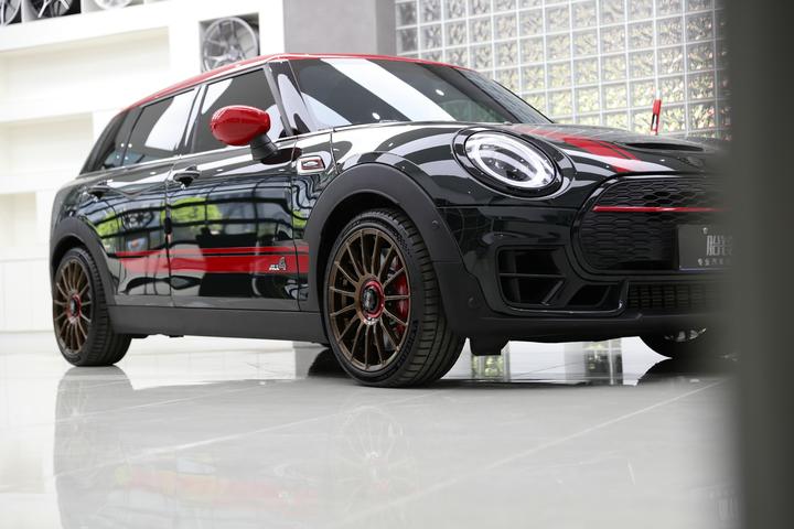 复古绿与古铜的碰撞：MINI F54 JCW改装意大利OZ LM EVO轮毂 - 知乎