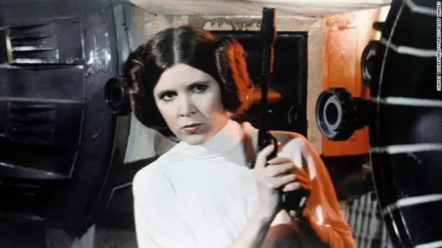 《星战》迷们肯定都会记得美丽的莱娅公主(prince leia),《老友记》里