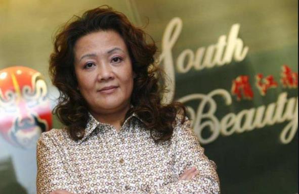 张兰才是真正的大女主,十几岁就靠“社交”帮家里要来北京两套房 - 知乎