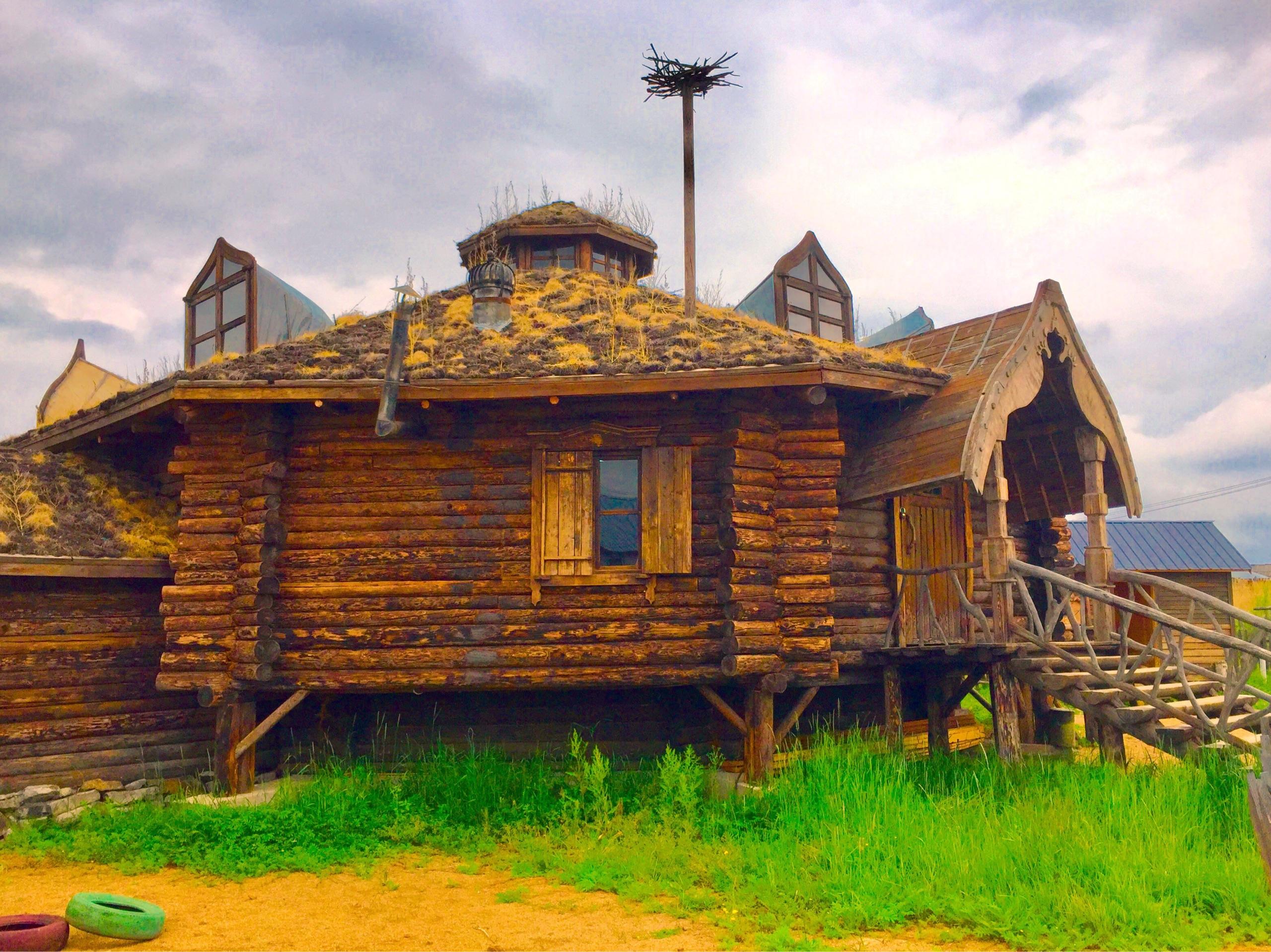 呼伦贝尔大草原恩和俄罗斯风情小镇典型的俄罗斯风情木屋别墅