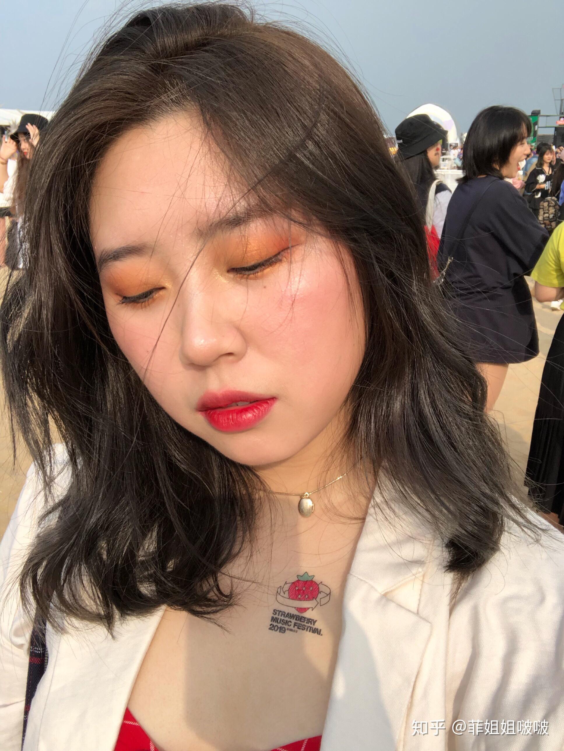 怎么看待发相机自拍原图的女生