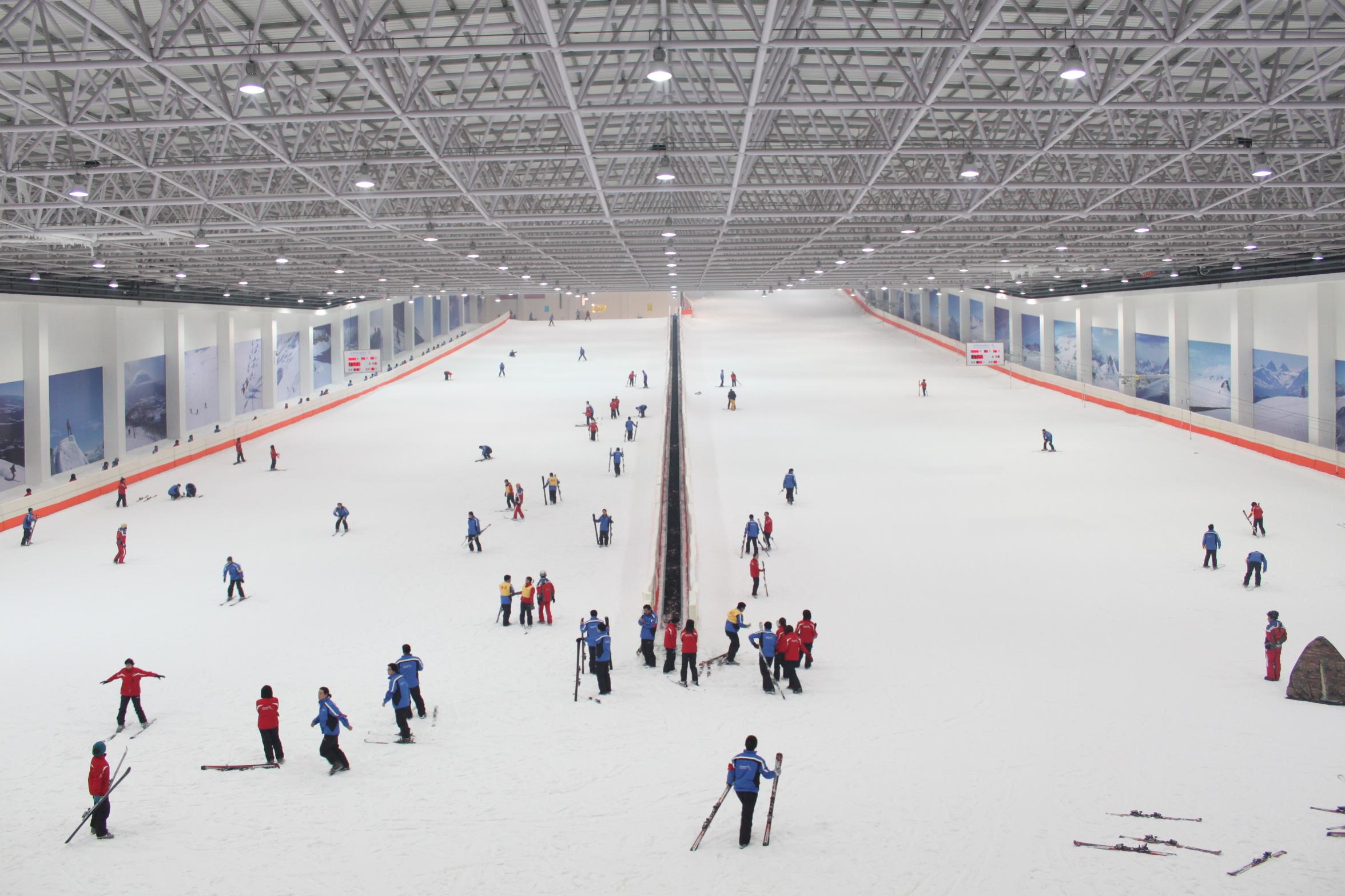 临平室内滑雪场图片