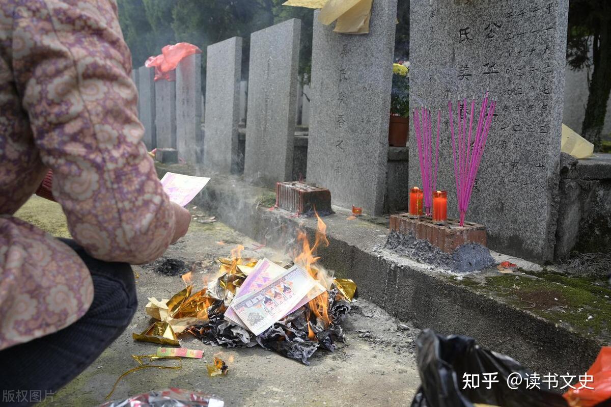 农历七月是“鬼月”，为何要烧纸？有哪些禁忌？看看民俗怎么说 - 知乎