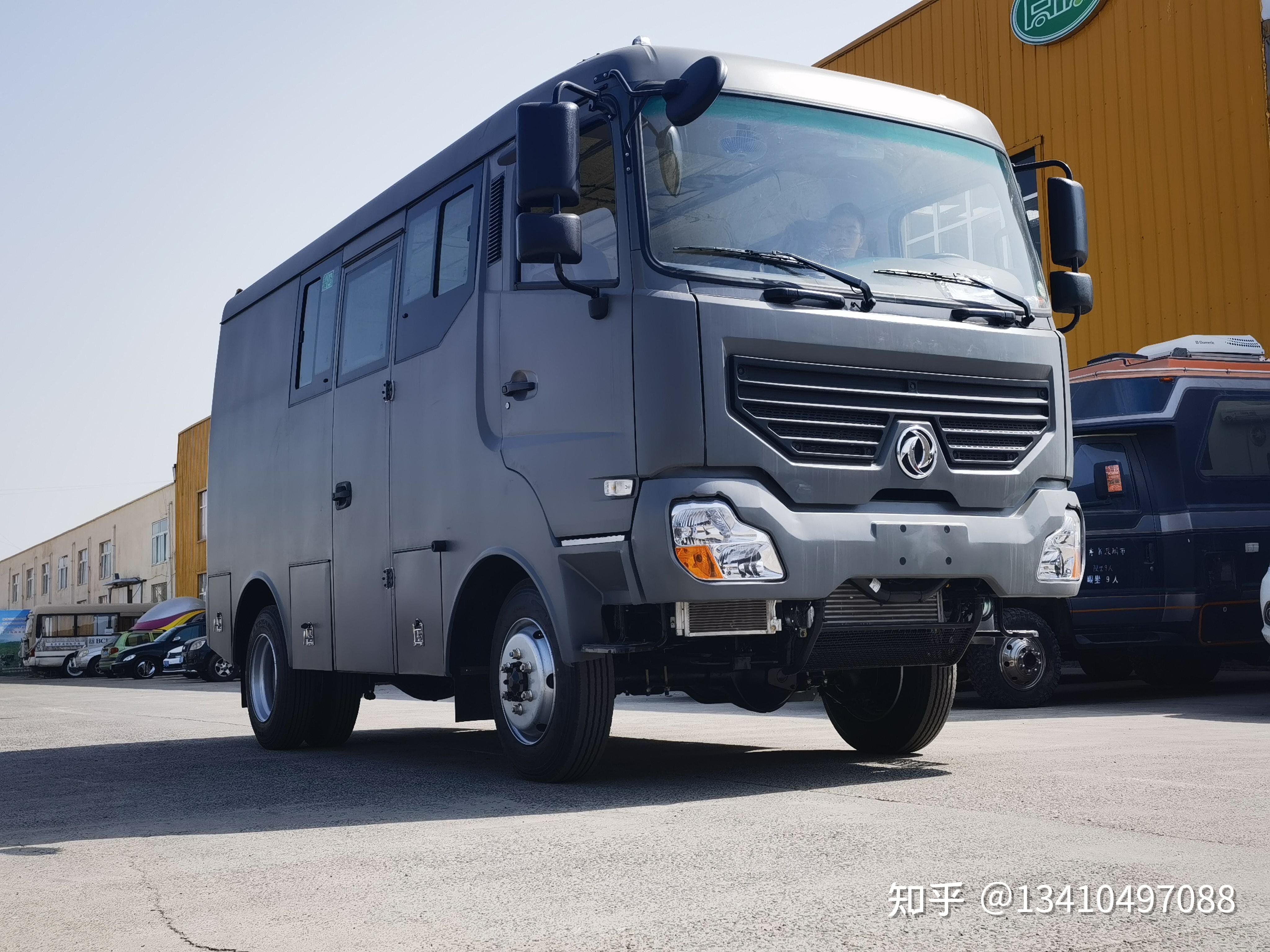 东风挑战者b型房车竟然能有那么大的空间并且还配有四驱系统24v双发电