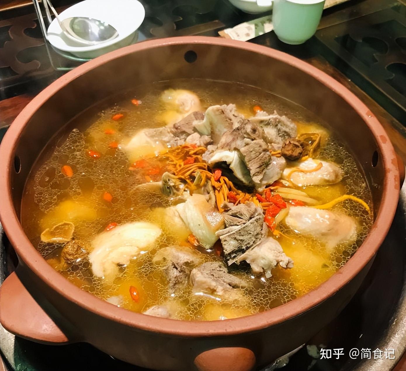 5:盬子鸡,又叫紫阳鸡,产于我国重庆市的奉节县!