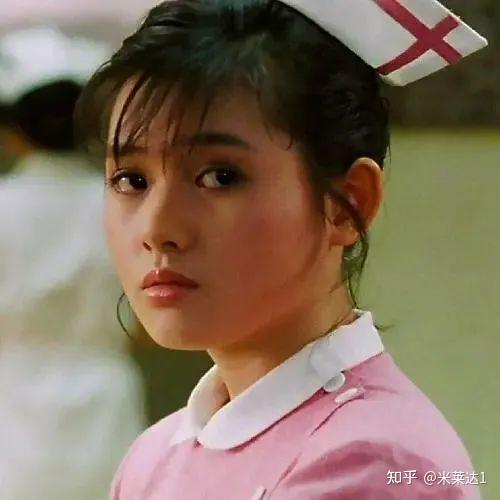 一开始李丽君走的是清纯路线.