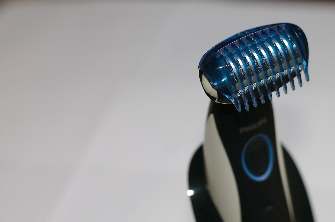 剃须刀怎么修鬓角