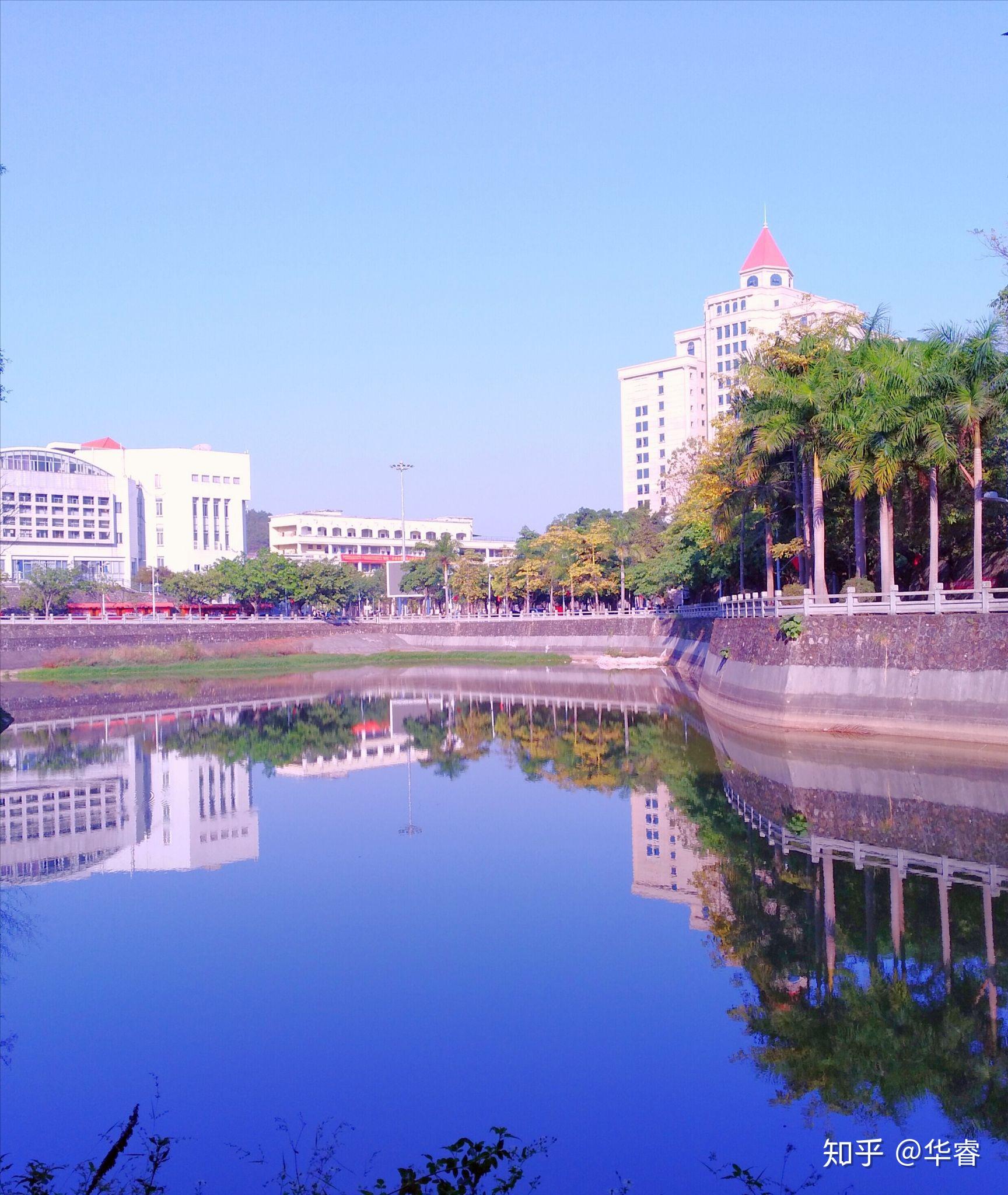 广西梧州学院图片