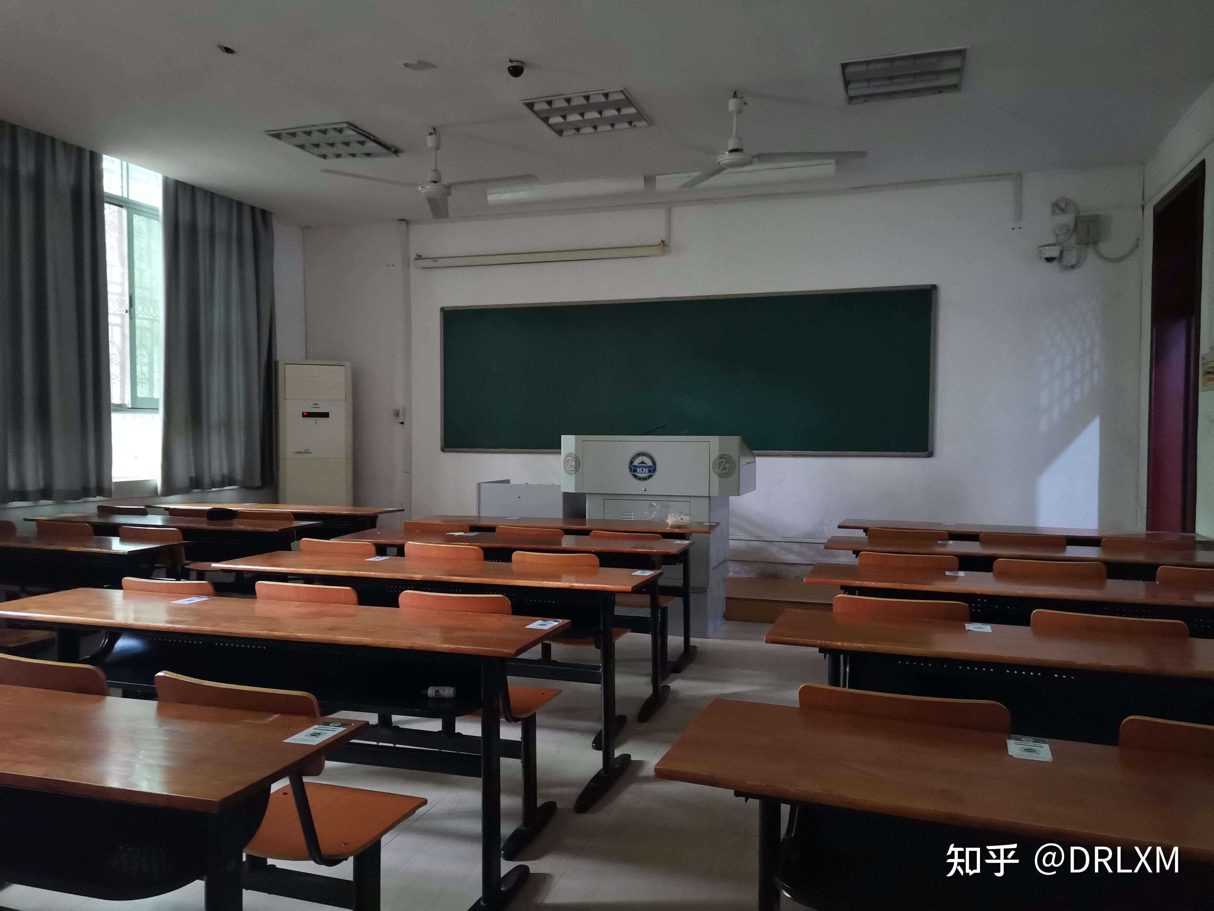 武汉大学的教学设施怎么样