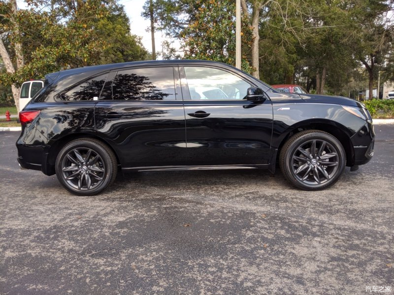 讴歌mdx,黑武士,很有档次的豪华中大型suv,气势不输奥迪q7